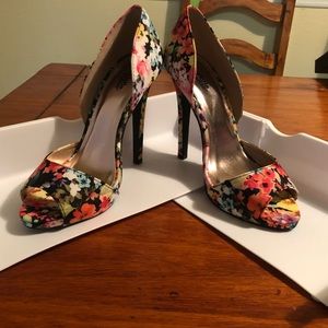 Floral Print Heels size 9